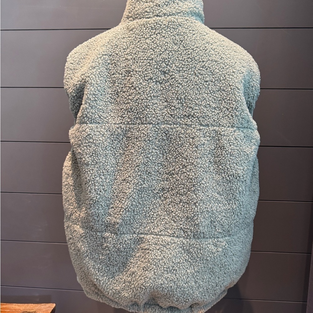 Magnolia Boutique Plush Sage Green Sherpa Zip Up Vest Cozy Layering Warm - Picture 5 of 9